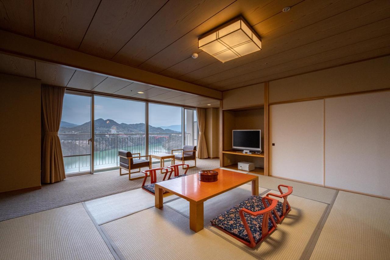 Enakyo Onsen Hotel Yuzuriha Exteriör bild
