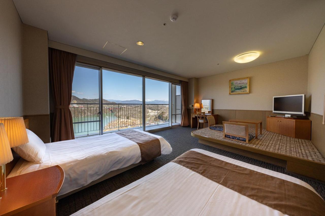 Enakyo Onsen Hotel Yuzuriha Exteriör bild